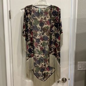 Lulu’s floral fringe kimono